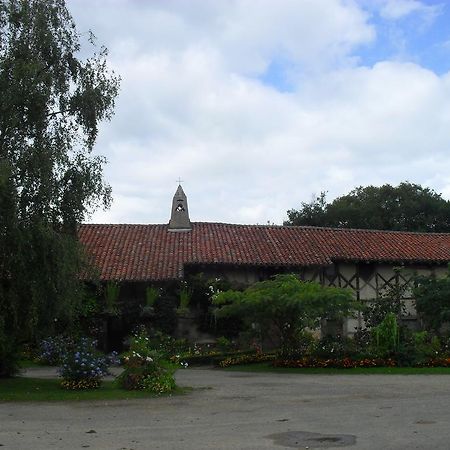 Ferme De Montalibord Villa Vescours Bagian luar foto